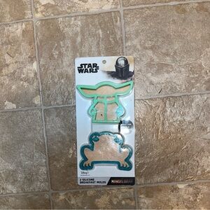 NWT Star Wars Mandalorian Green and Blue Silicone Molds